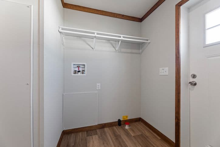 Reece 32663a interior home features