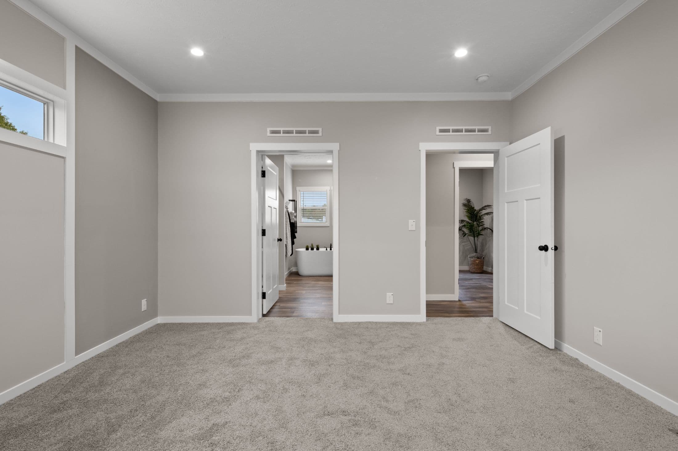 The altitude 1  home features