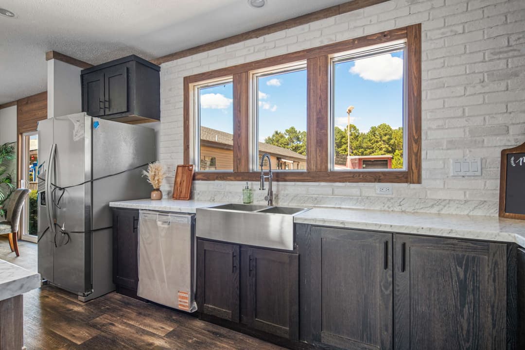 The delilah (inventory) kitchen home features