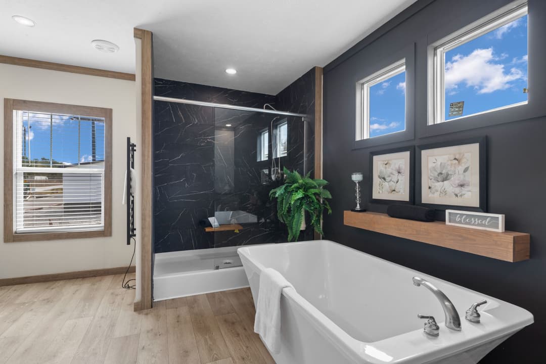 The highland oak interior and bathroom home features