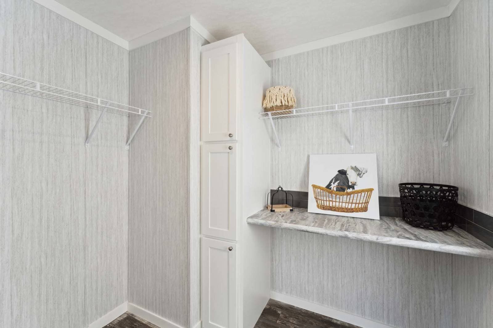 The maddux interior home features