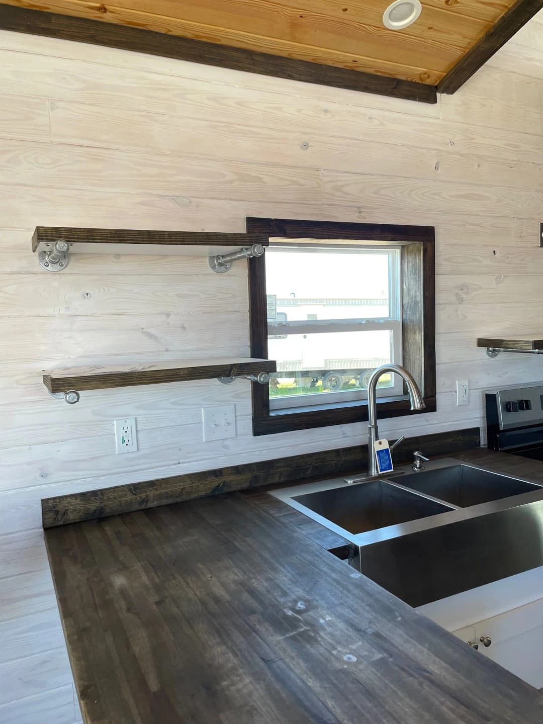 Evergreen cottage | 4b 105 kitchen home features