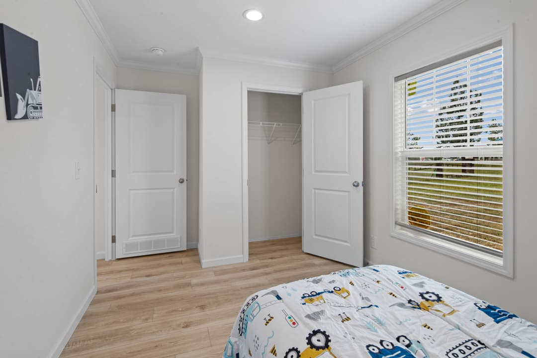 Pinehurst (inventory) interior and bedroom home features