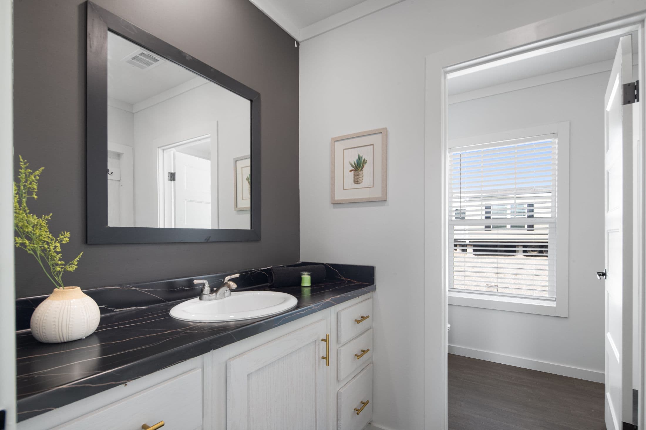 The little creek interior and bathroom home features