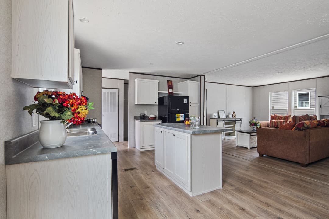 Riverbank 2856 (inventory) kitchen home features