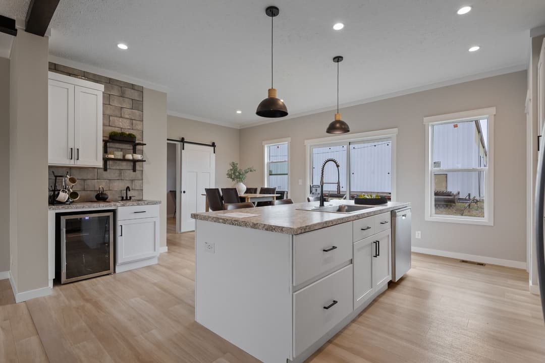 The altitude 2 kitchen home features