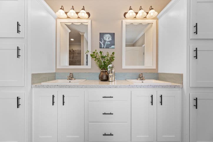 Timberview 32663e bathroom home features