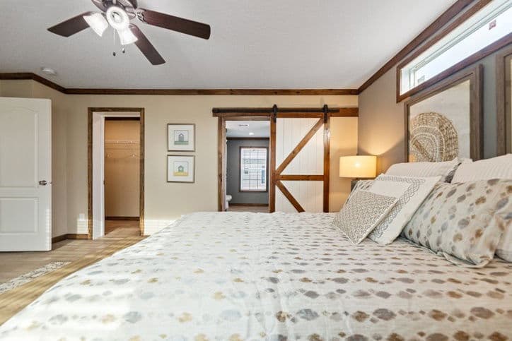 Goose 28643a bedroom home features